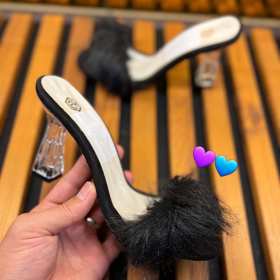 صندل
کد 192
قالب استاندارد
پاشنه 7 سانت
مدل جدید
پاخور عالی و شیک
Size 36 ta 40