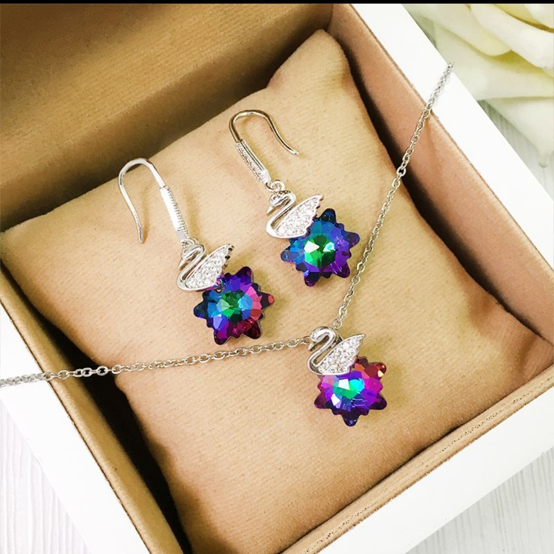 نیم ست استیل ZJ
طرح قو سوارسکی نقره ای کیفیت عالی (قبل سفارش حتما موجودی گرفته شود) 