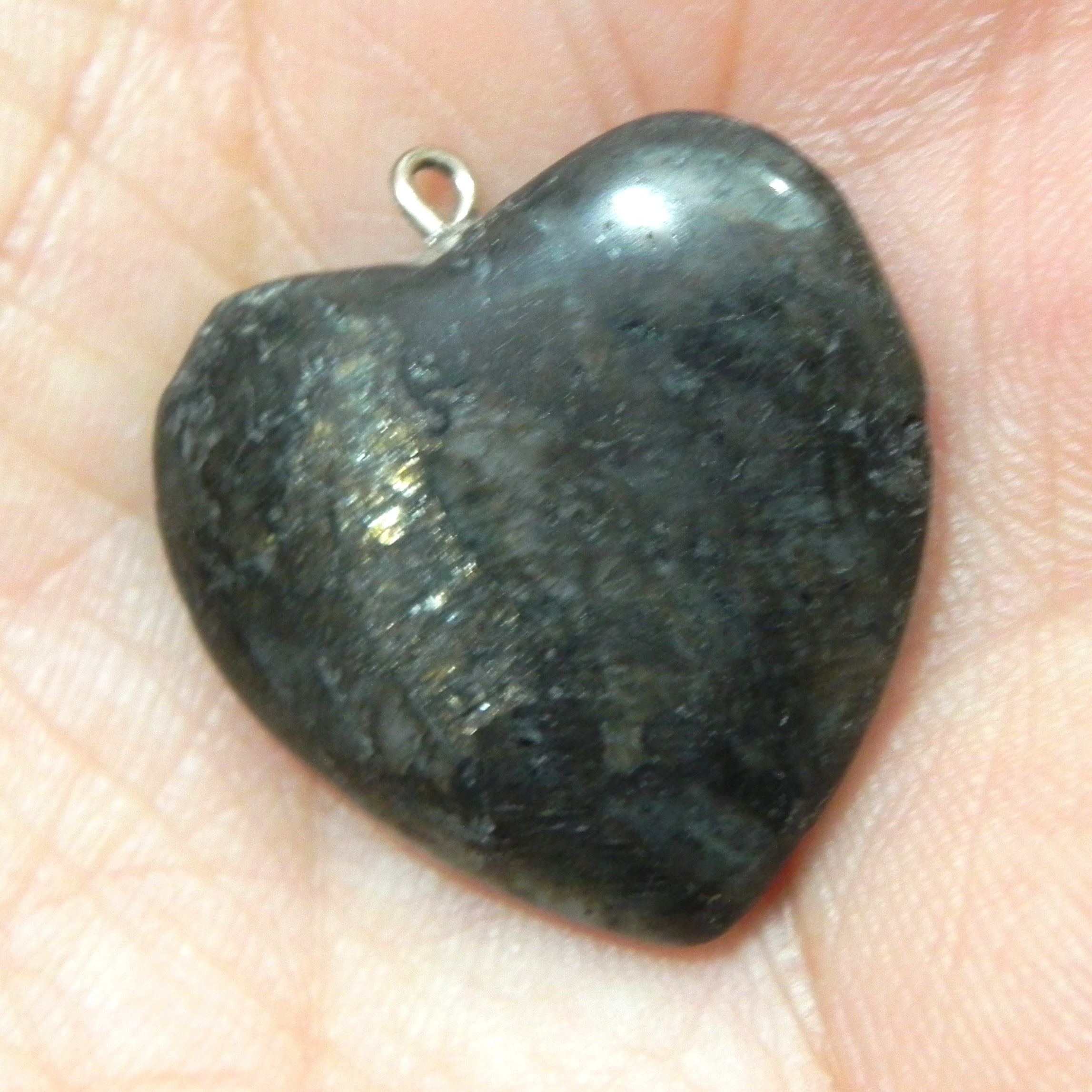 نگین گردنبند لابرادوریت اصل سایز2.5 تراش قلب مناسب آویز 