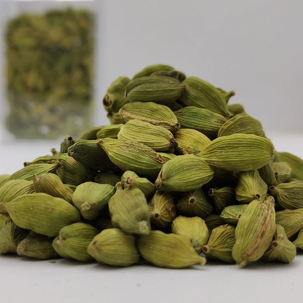 هل اکبر50گرمی ارسال رایگان درجه یک و دانه درشت(زعفرناب)