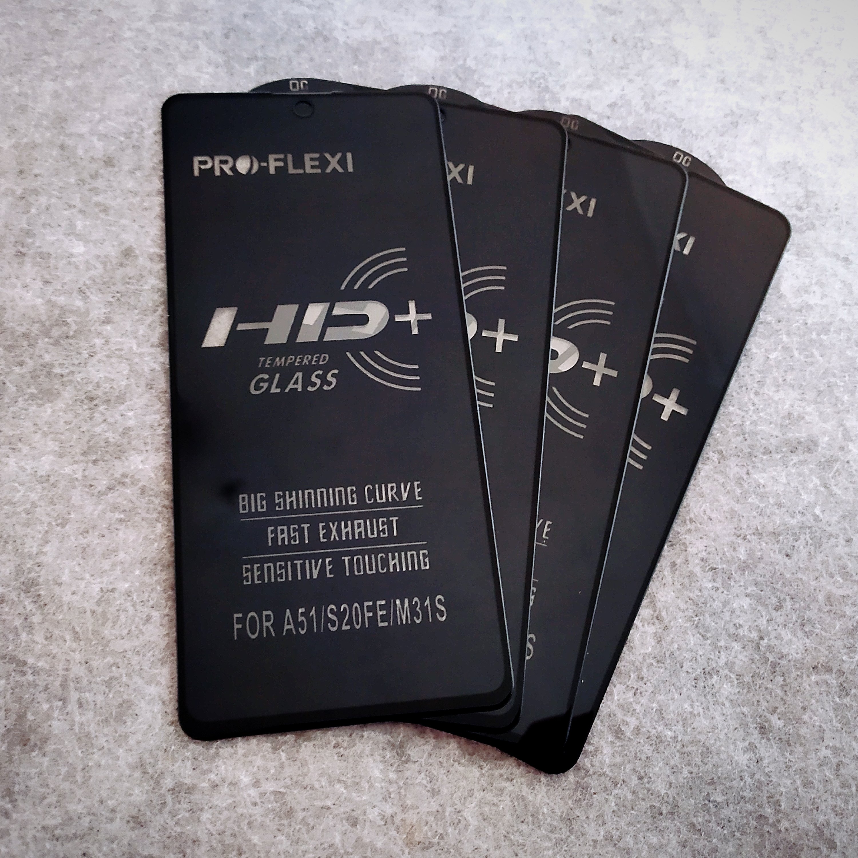 محافظ صفحه شیشه ای(گلس HD+) مناسب گوشی های آیفون 13,13pro