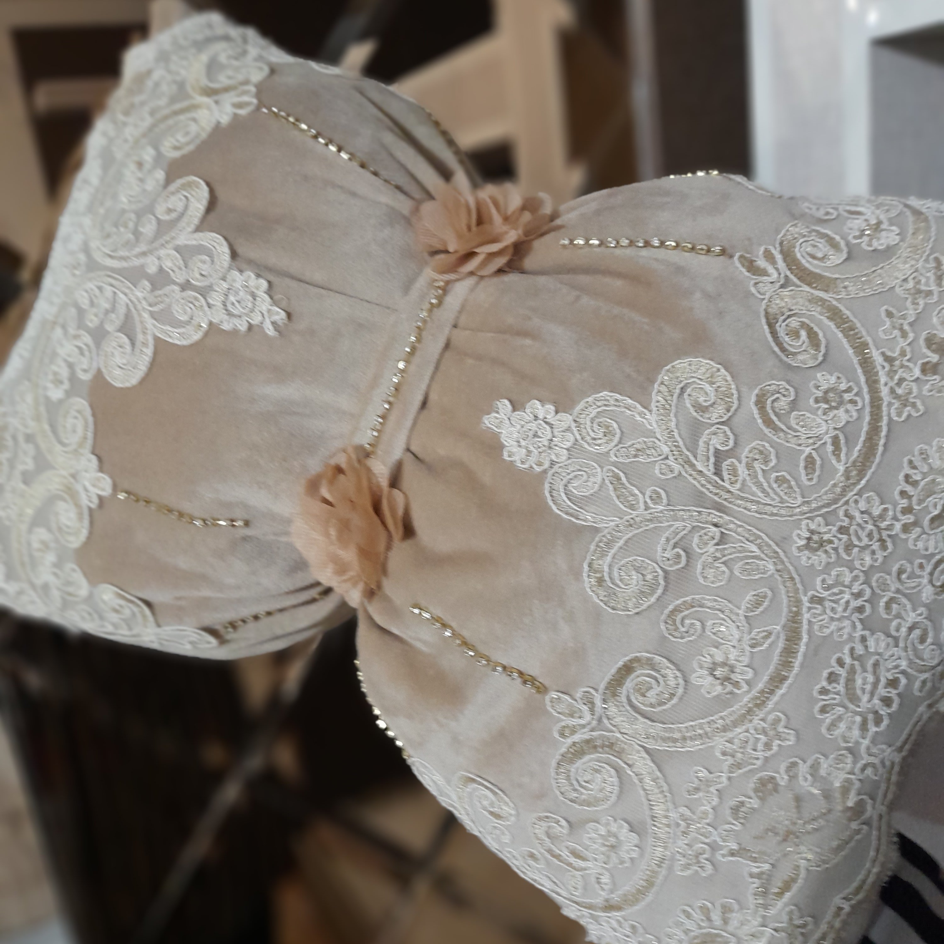 کوسن مدل پاپیون دانتل