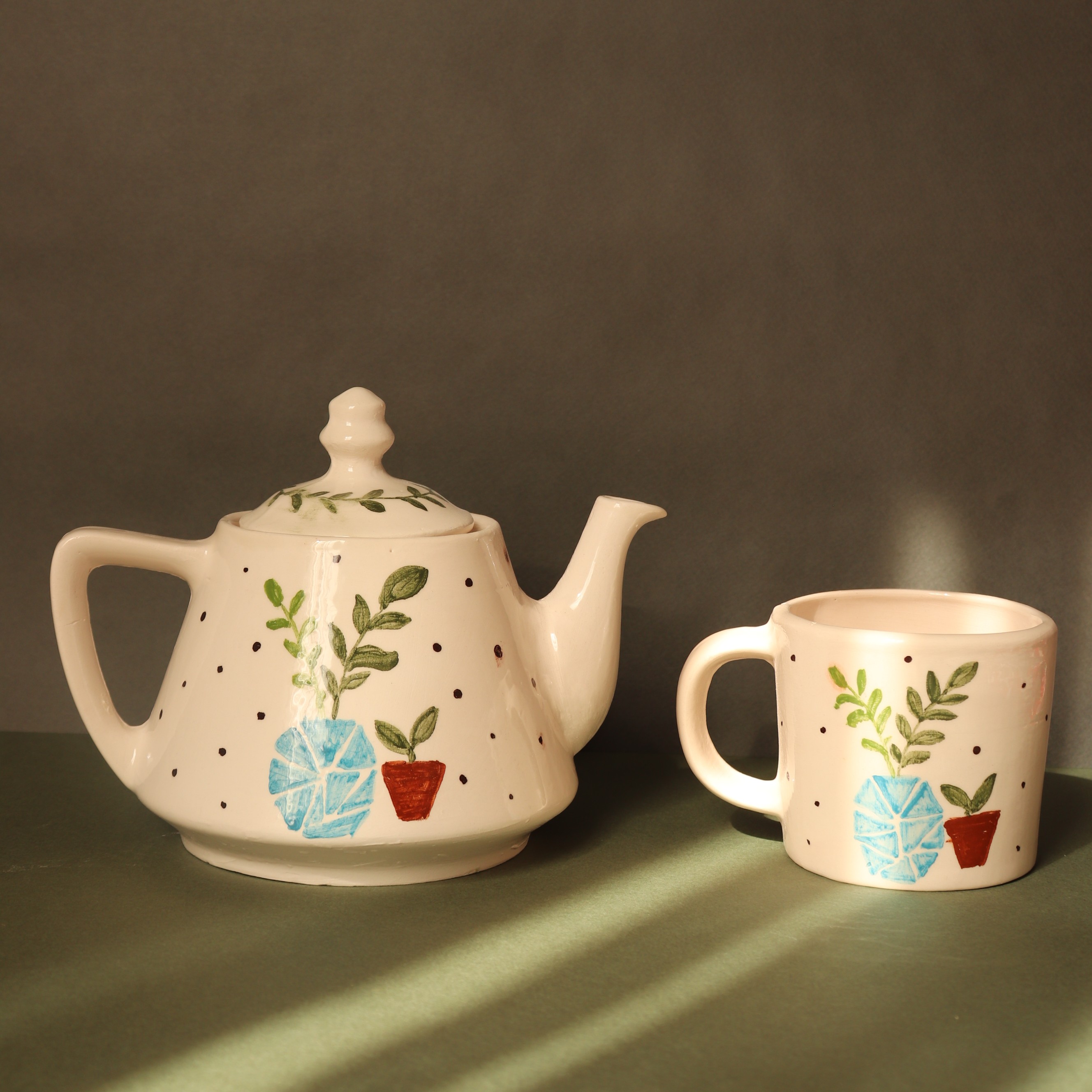 قوری و لیوان سرامیکی