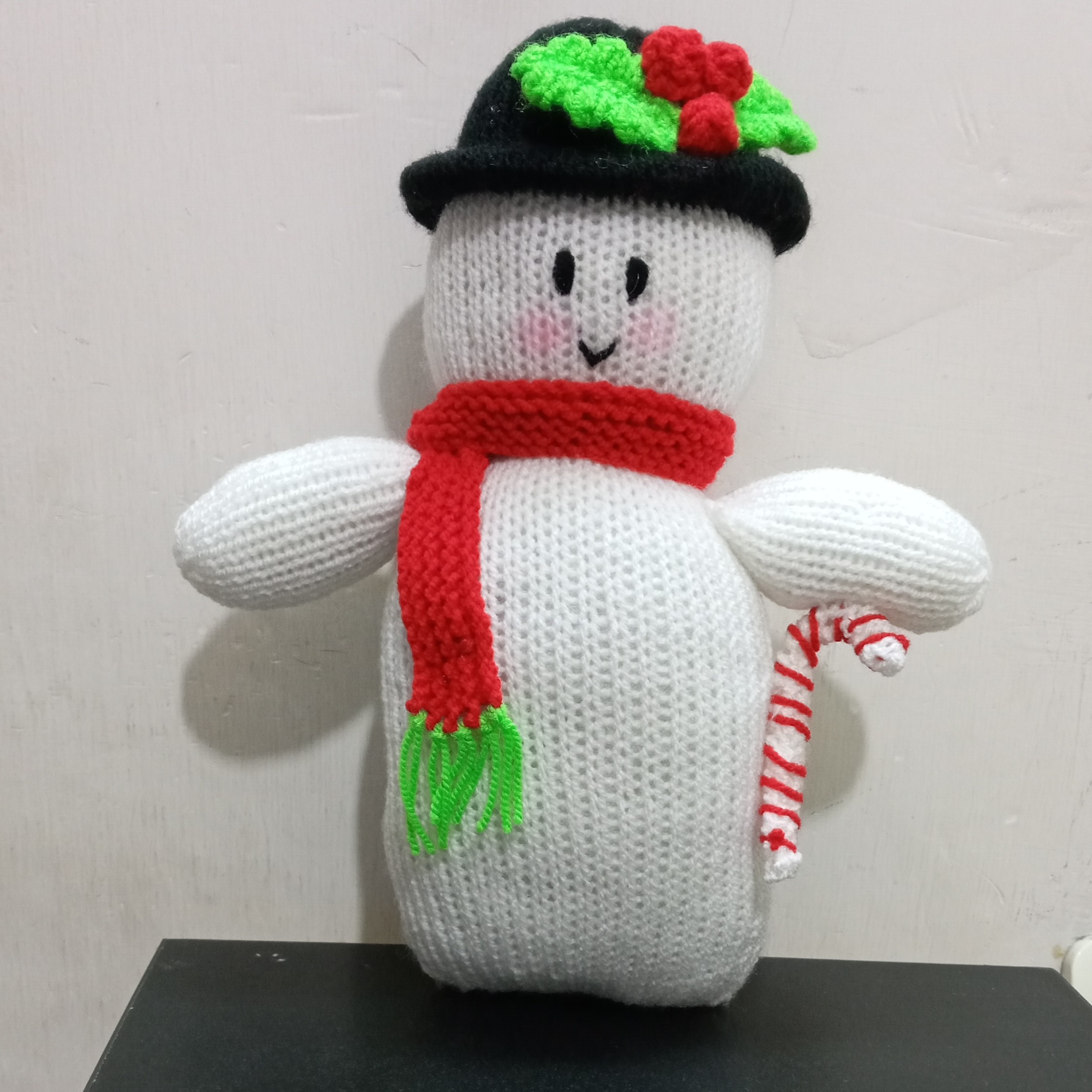 عروسک بافتنی آقای برفی اندازه 20 سانتیمتر کاملا دست بافت