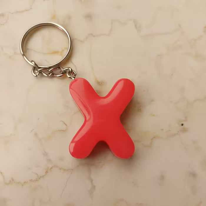 جا کلیدی رزینی حروف لاتین صورتی رنگ  به ابعاد سه سانتی متر و ضخامت یک سانتیمتر