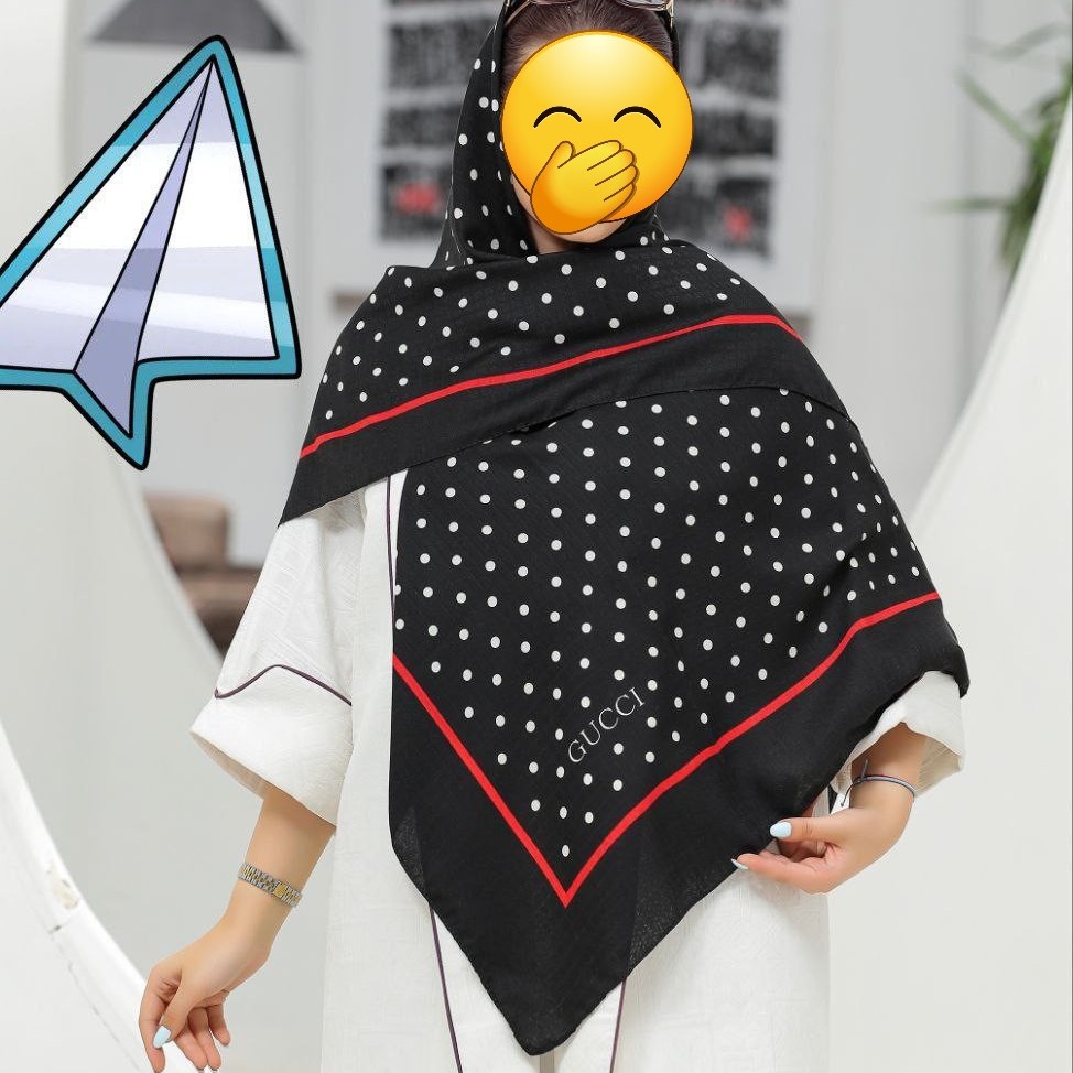 روسری مشکی سفید