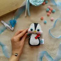 جاکلیدی پنگوئن از جنس نمد عروسک دلا دالز