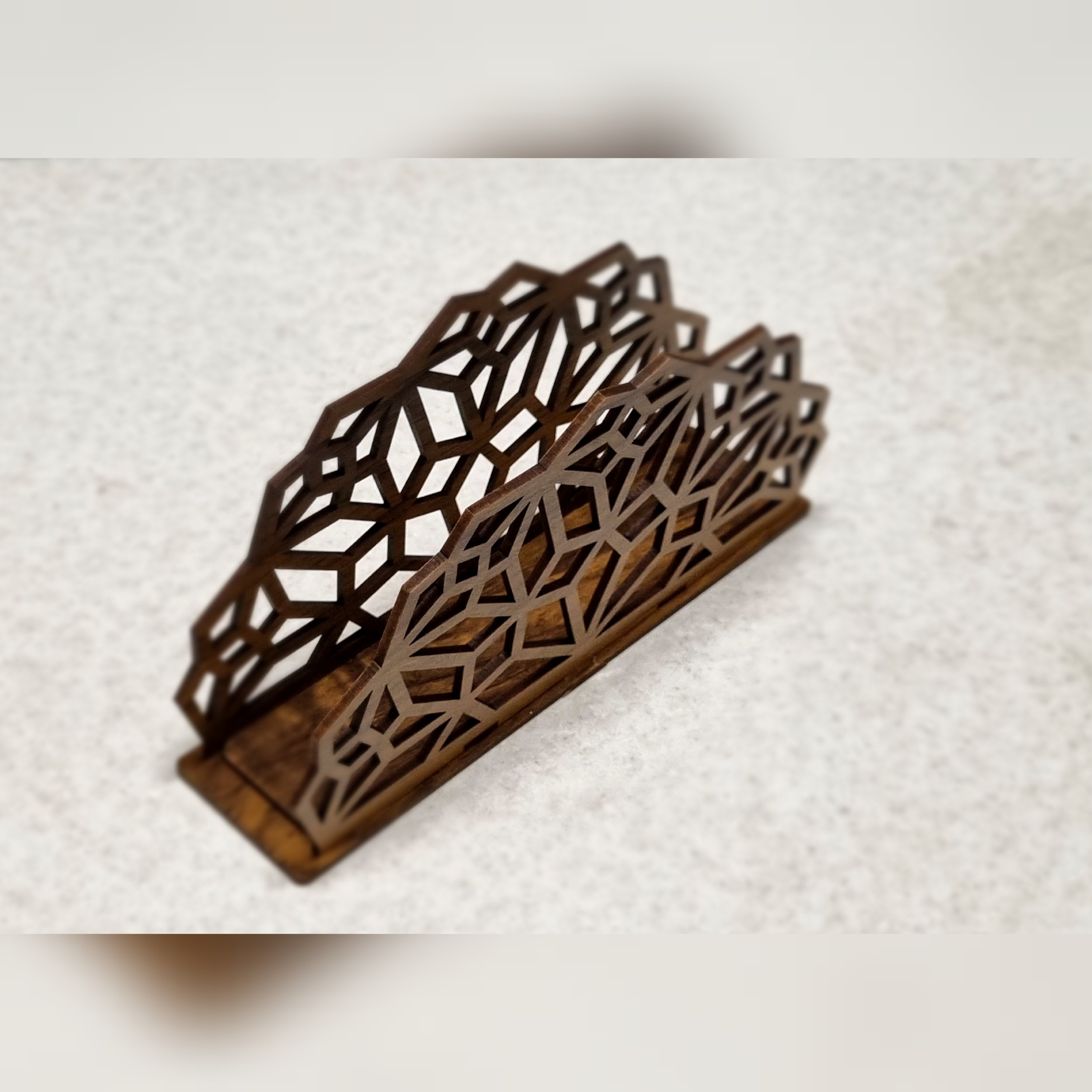 جادستمال کاغذی رومیزی18 در 10در 4 سانت با طراحی اسلیمی زیبا