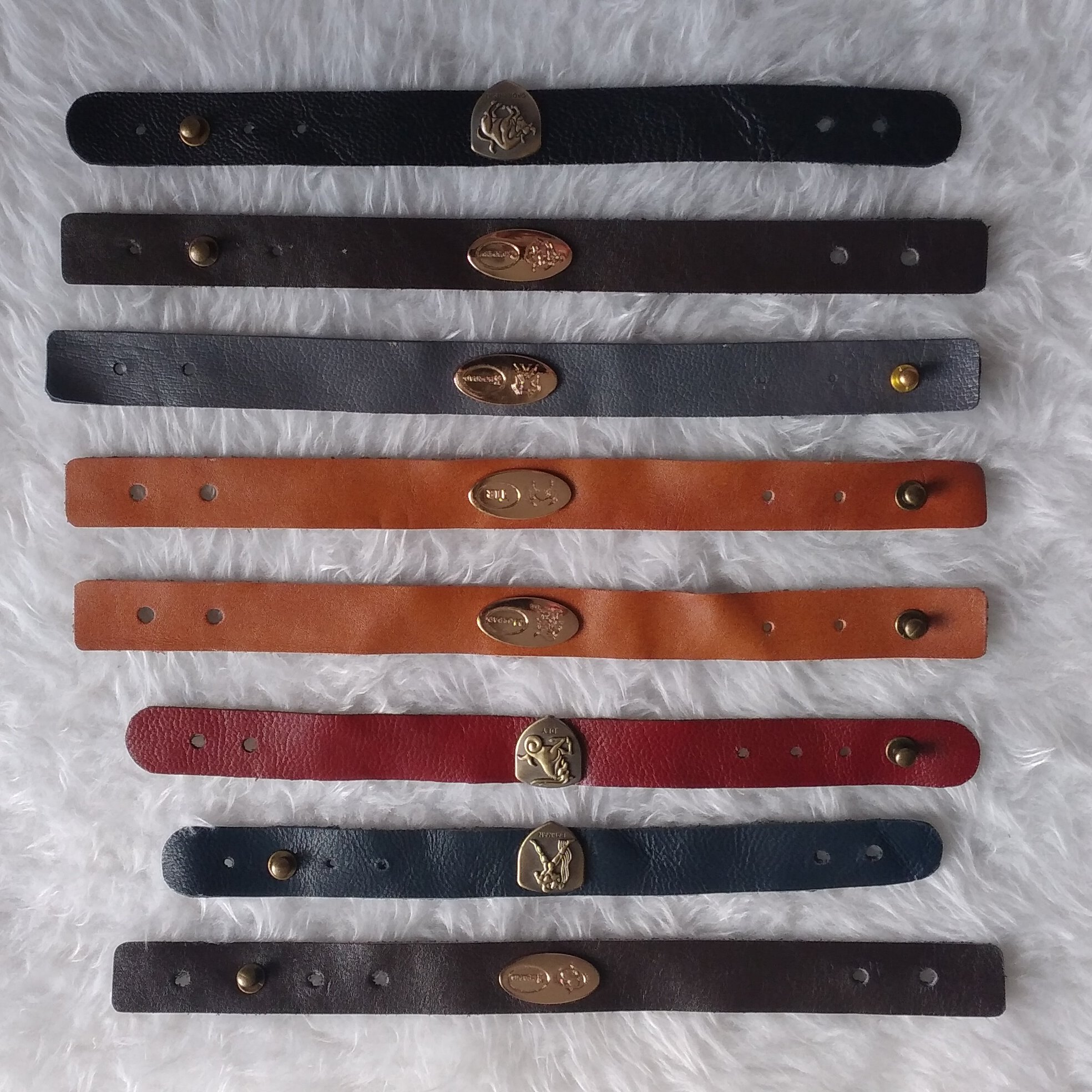 دستبند ماه تولد چرم طبیعی