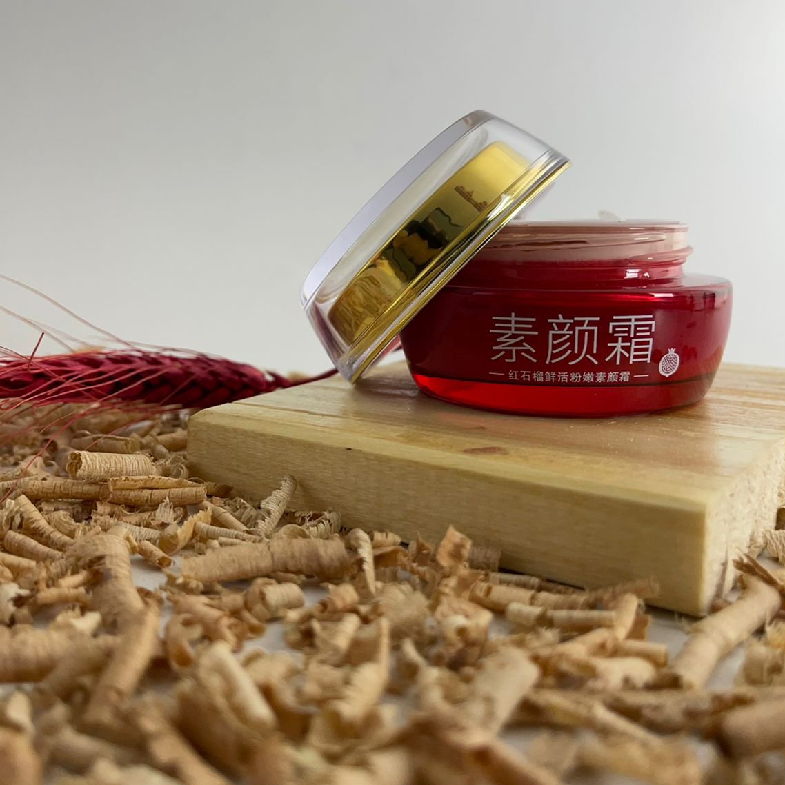 کرم صورت انار وان اسپرینگ ماه گالری ماه