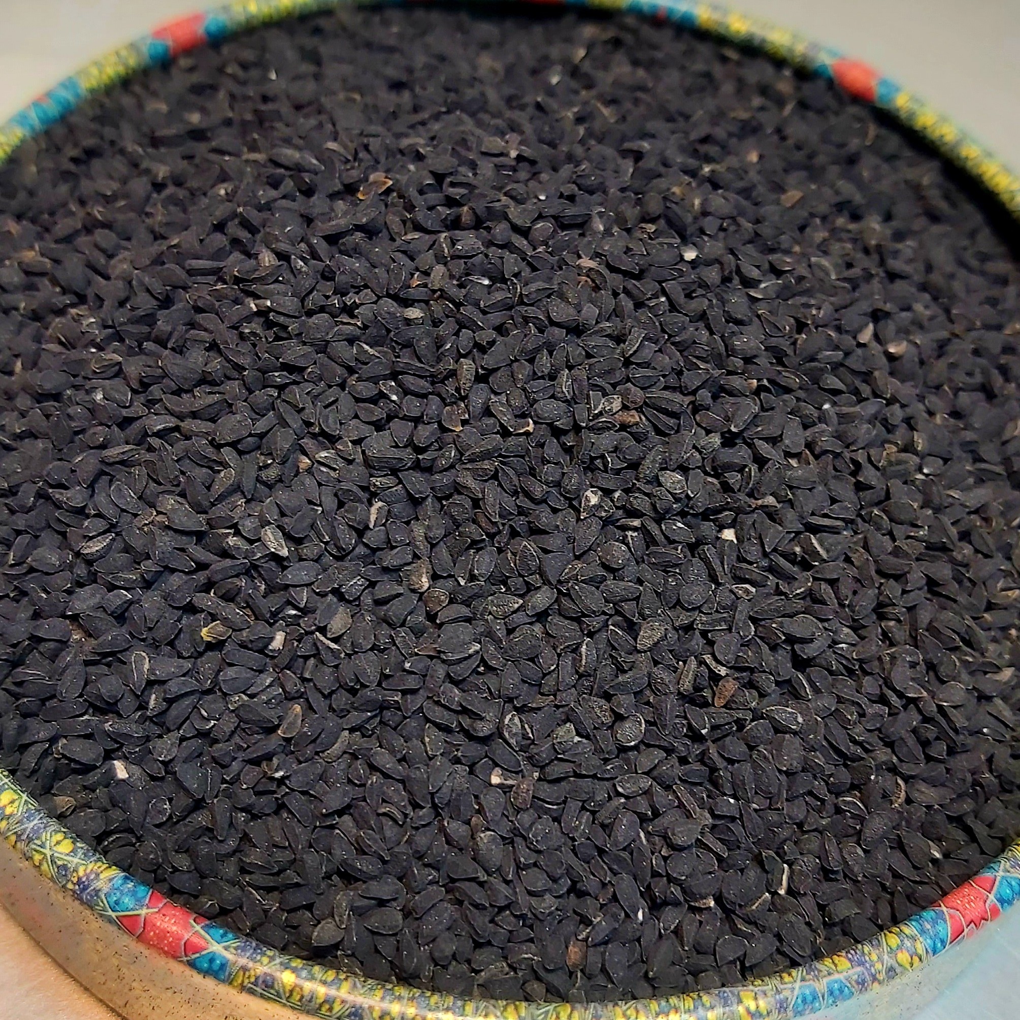 سیاه دانه و 100 گرم 