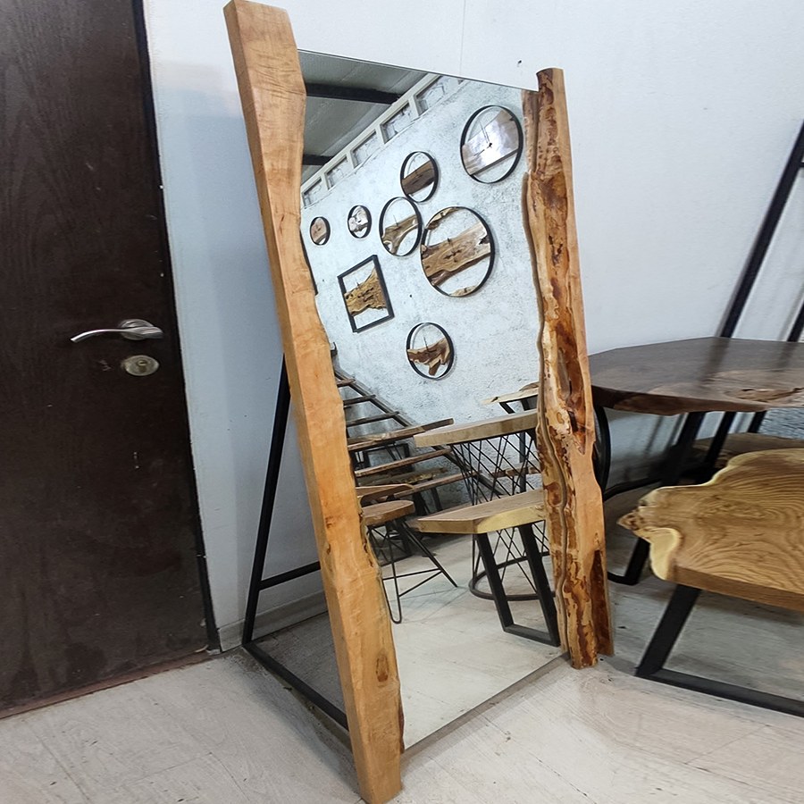 آینه قدی پایه دار روستیک از چوب درخت توسکا و و فلز 