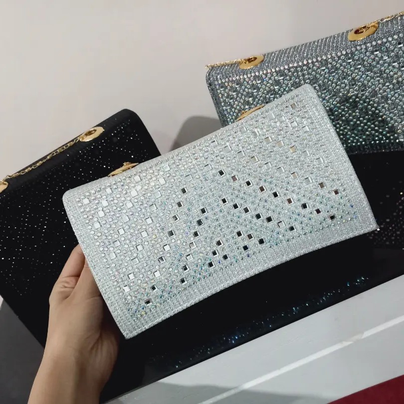 کیف دوشی مجلسی شب آینه ای مشکی نقره ای و طوسی