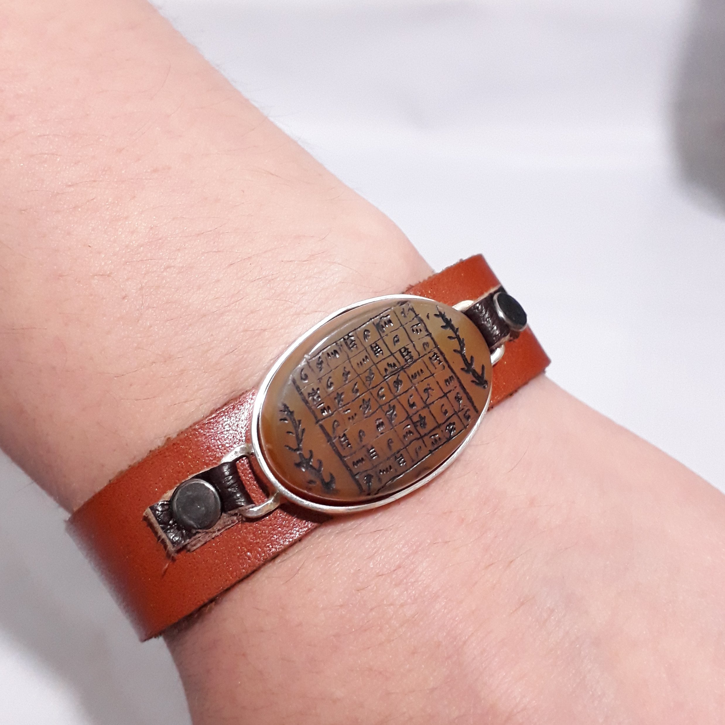 دستبند  عقیق هفت شرف شمس