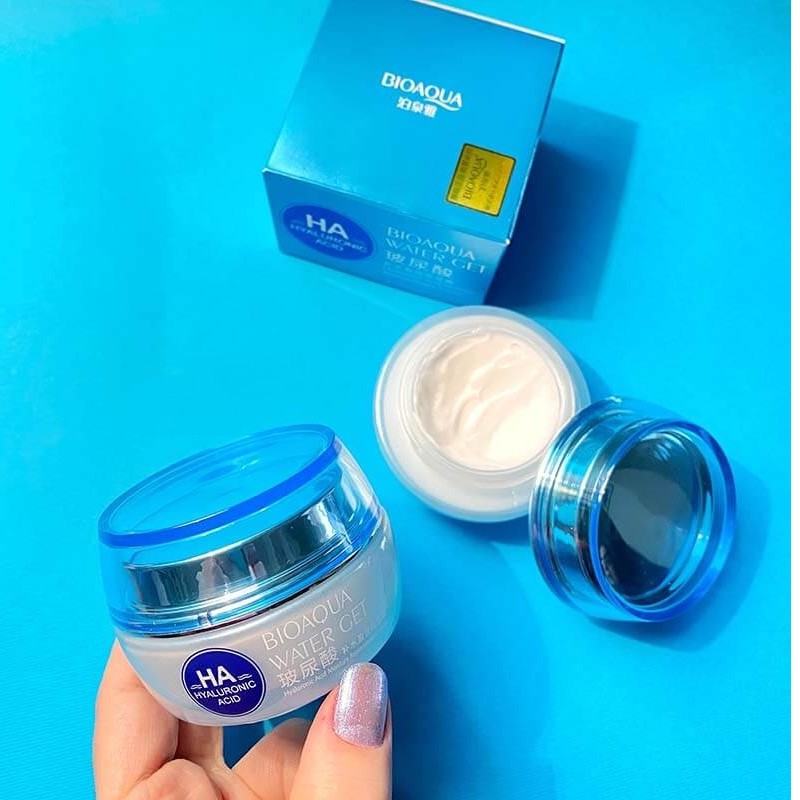 کرم روز تخصصی هیالورونیک اسید بیواکوا Bioaqua