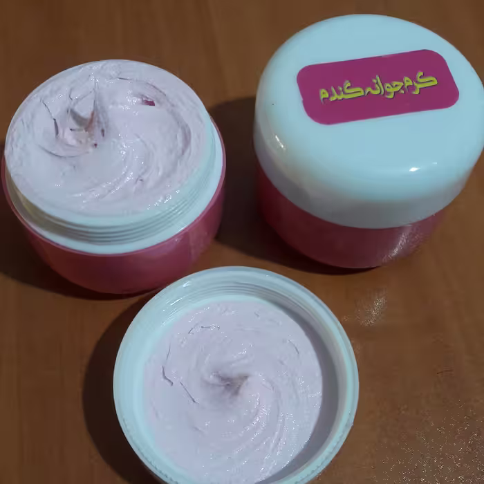 کرم سنتی جوانه گندم معطر