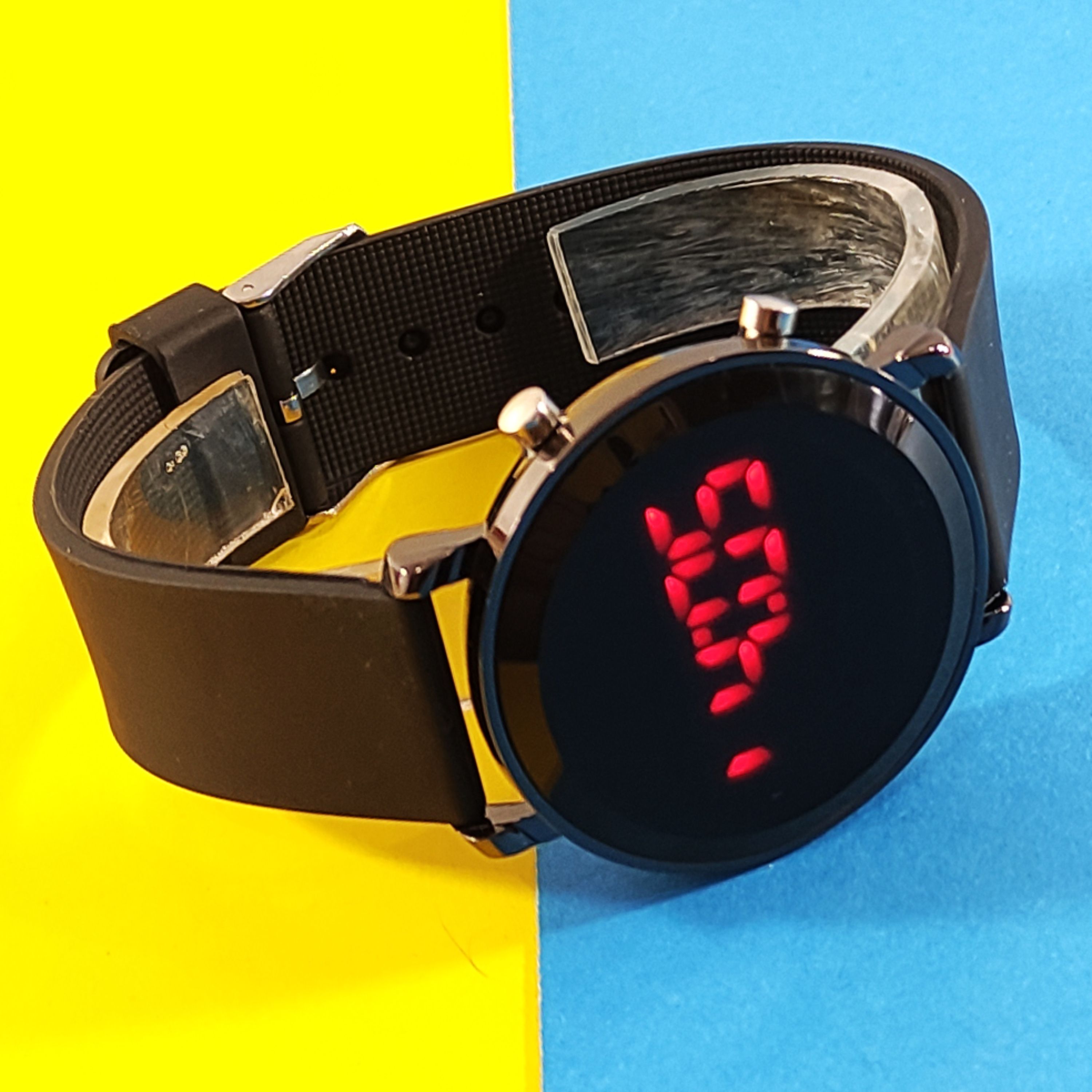 ساعت ال ای دی بند سلیکونی گرد مشکی