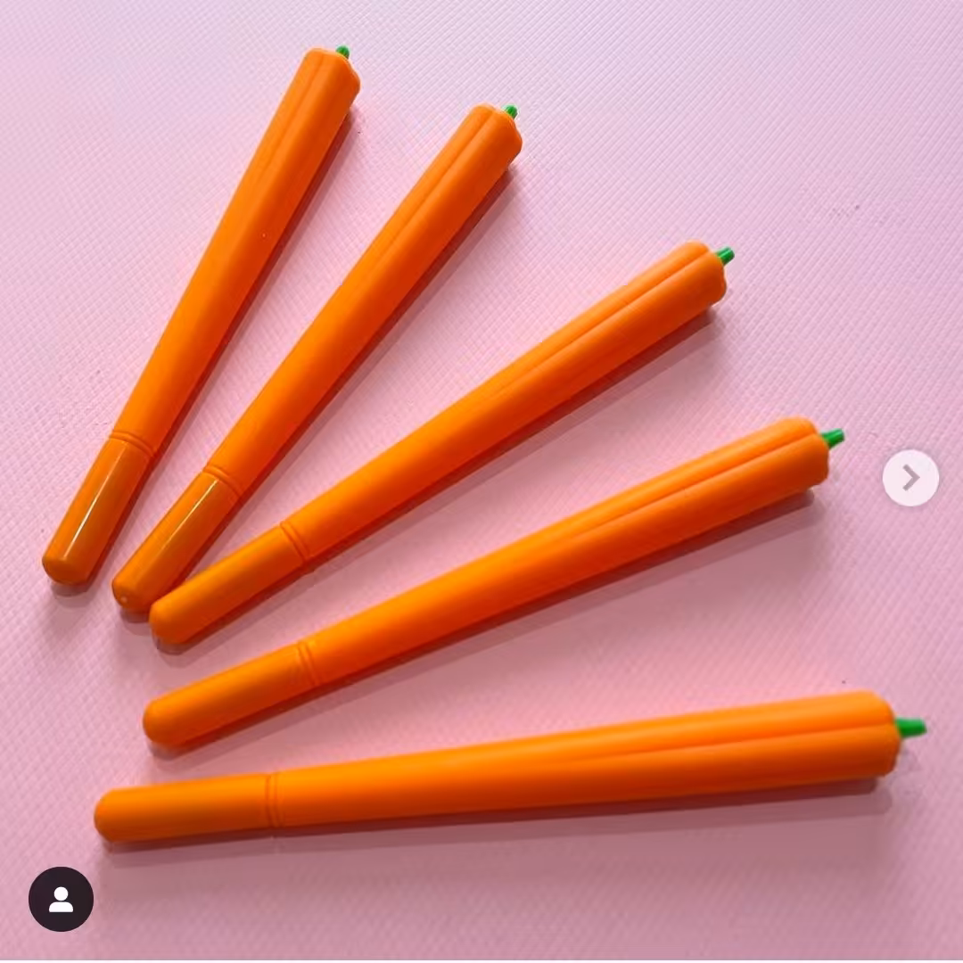 روان نویس نارنجی سیلیکونیو سبک روان و زیبا کدو تنبل  نوک ظریف وجوهر مشکی 