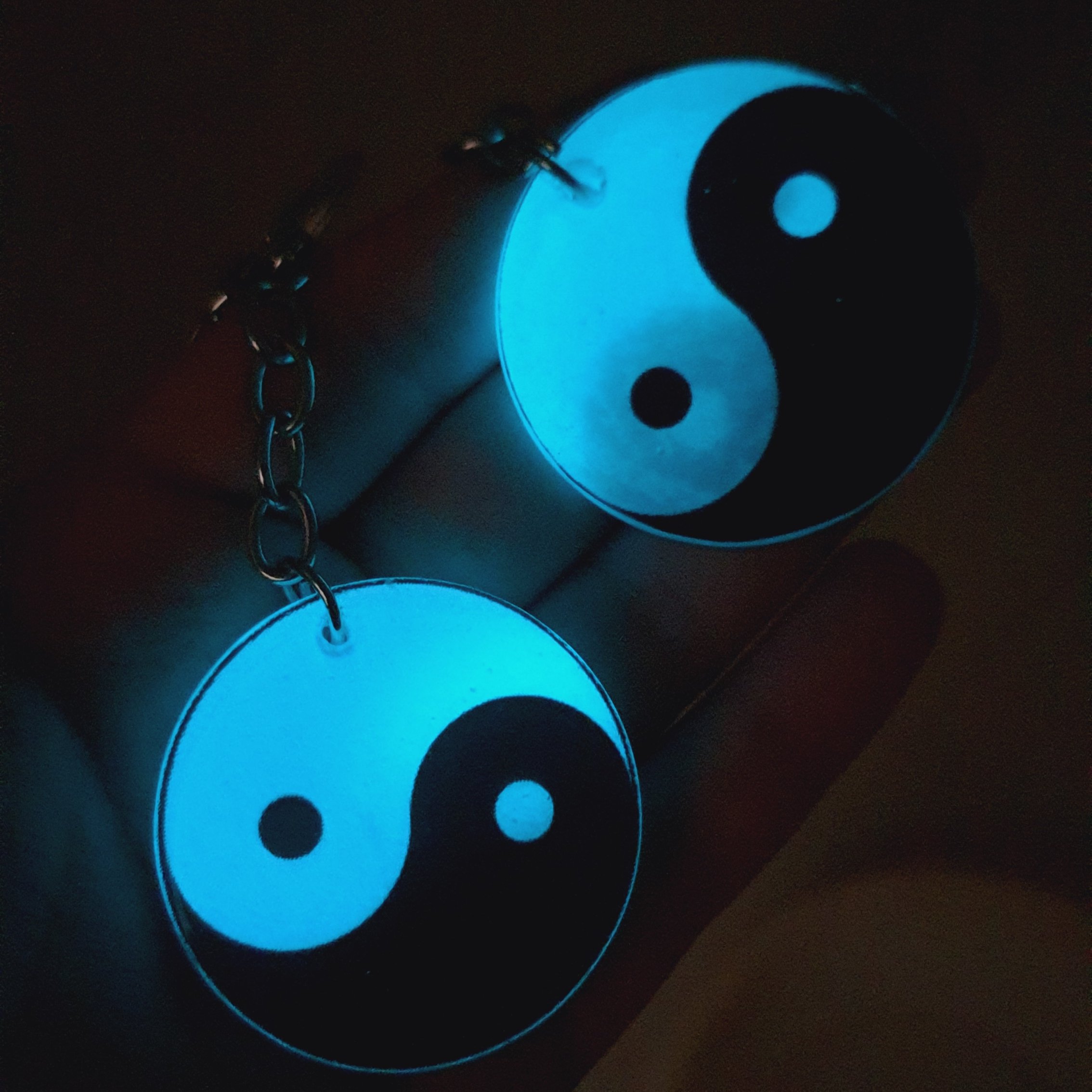 جاسوئیچی4سانتی یین و یانگ شب تاب نمای شب تاب رو در عکس های بیشتر ببینید