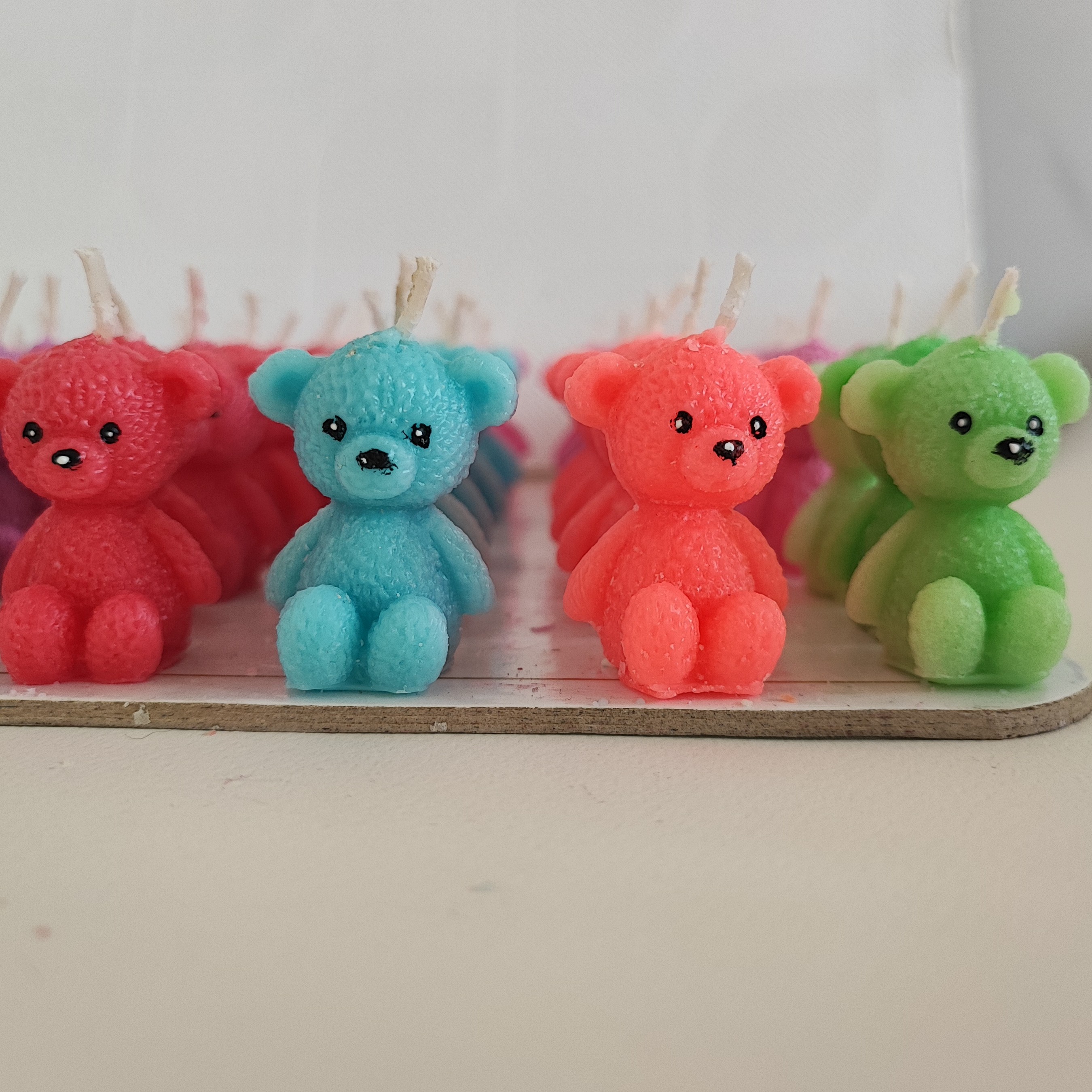 شمع تدی با ارتفاع 4سانت در رنگ دلخواه