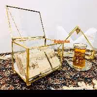 به صورت سفارشی باکس شیوا پایه دارشیشه و نواربرنجیپیج در اینستاگرامglas.lux