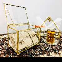 به صورت سفارشی باکس شیوا پایه دارشیشه و نواربرنجیپیج در اینستاگرامglas.lux