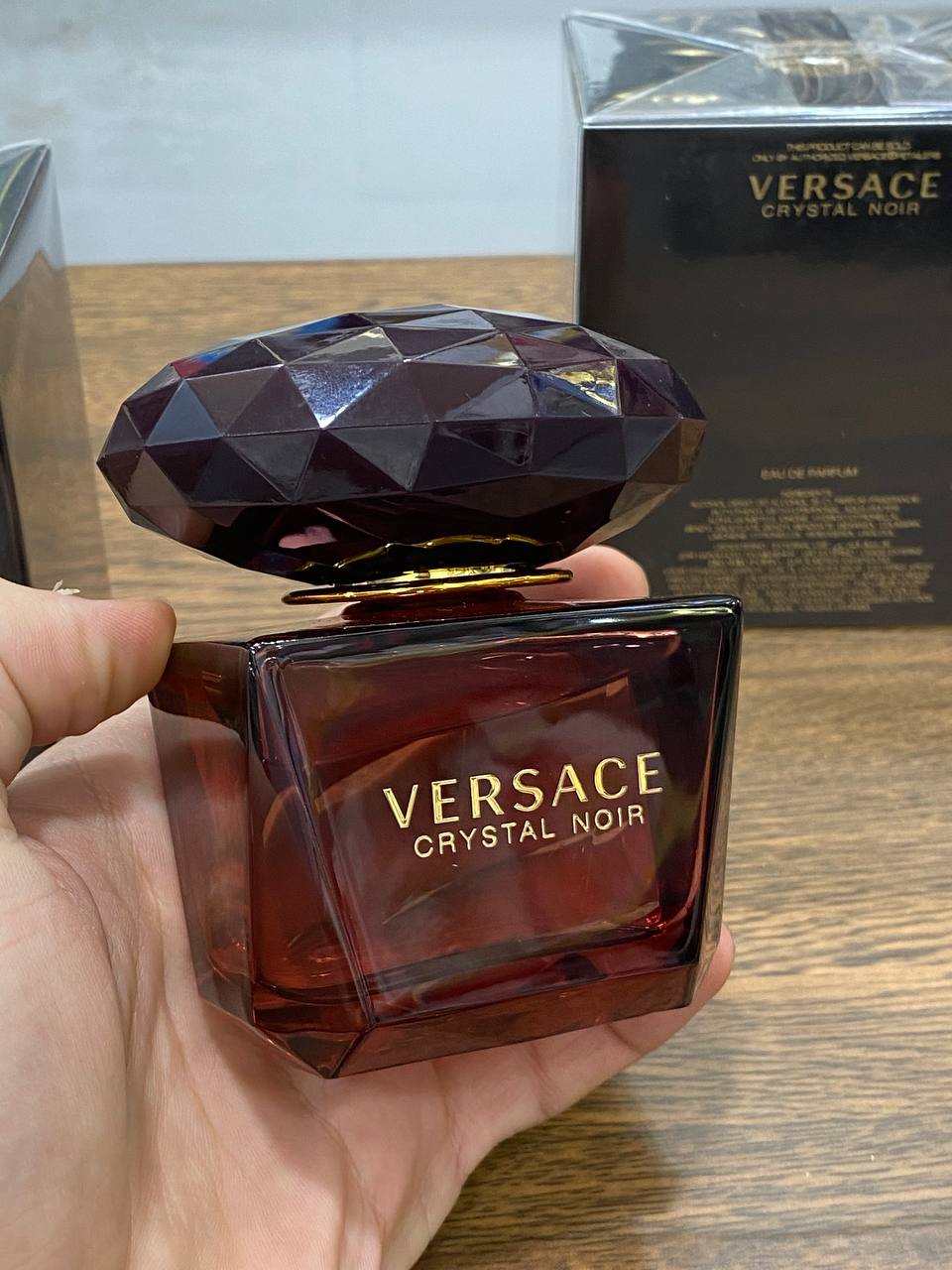 ادکلن ورساچه کریستال نویر ادوپرفیوم(ورساچه مشکی) اورجینال Versace Crystal Noir