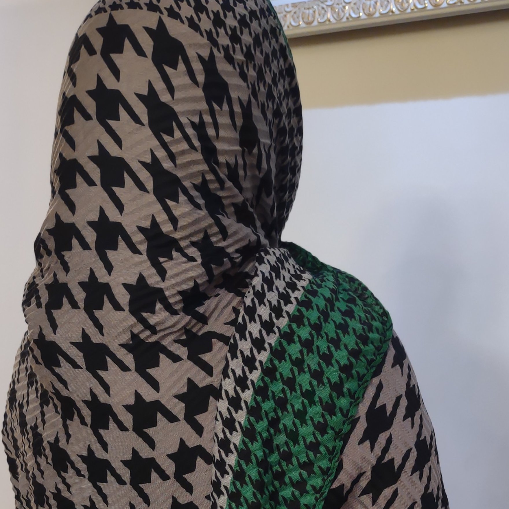 شال زیبا مناسب پاییز و زمستان قواره بزرگ طول 2/10وعرض 85منگلودار