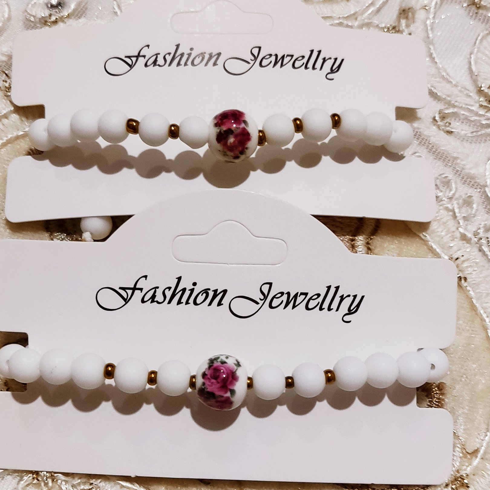 دستبند سنگ اونیکس با  سنگ گل رز و قابلیت تنظیم اندازه دست