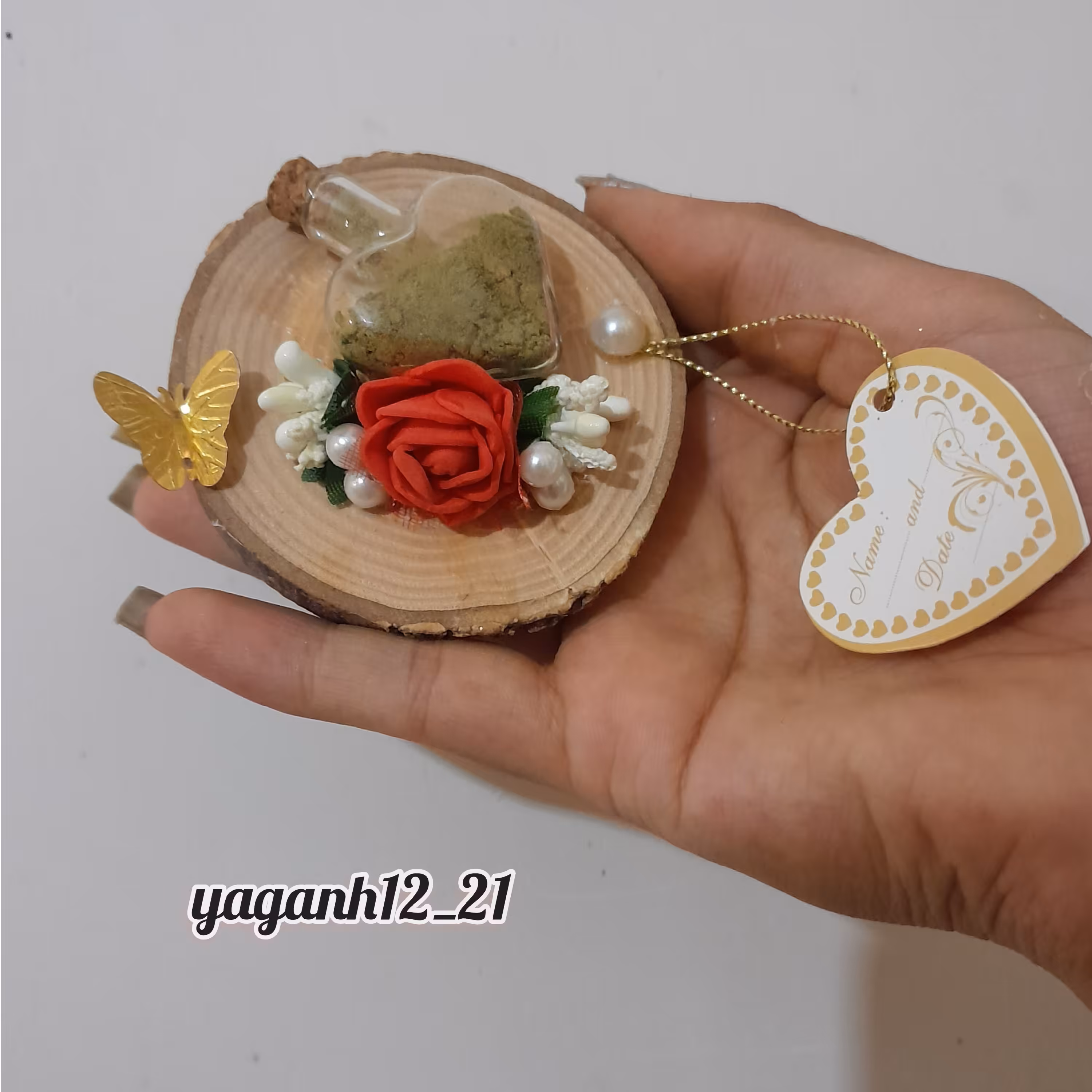 گیفت مدل چوب  شیشه قلبی حنا