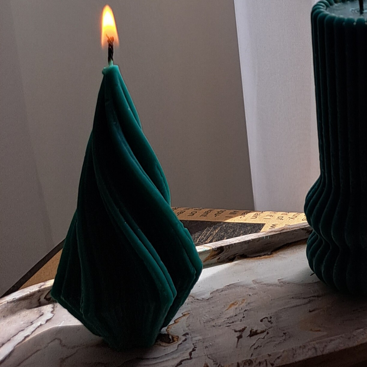 شمع معطر طرح کاج 