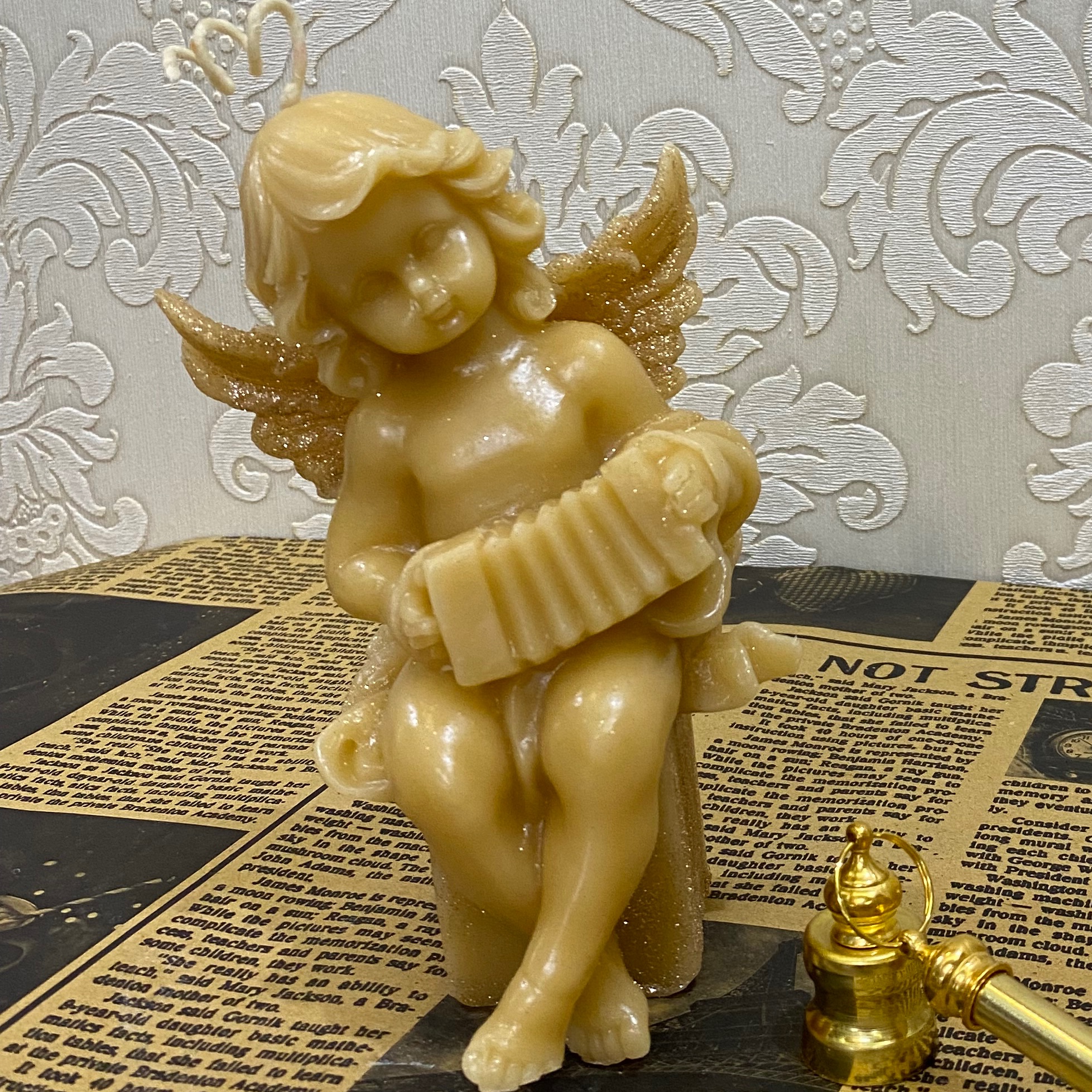 شمع فرشته  پتینه با اکلیل 