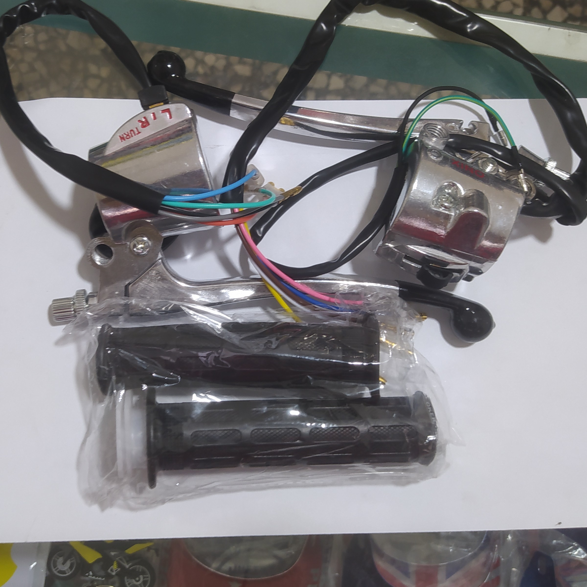 ست قلوه کامل و کت نقره ای و لاستیک سردسته موتور سیکلت هندا هندا