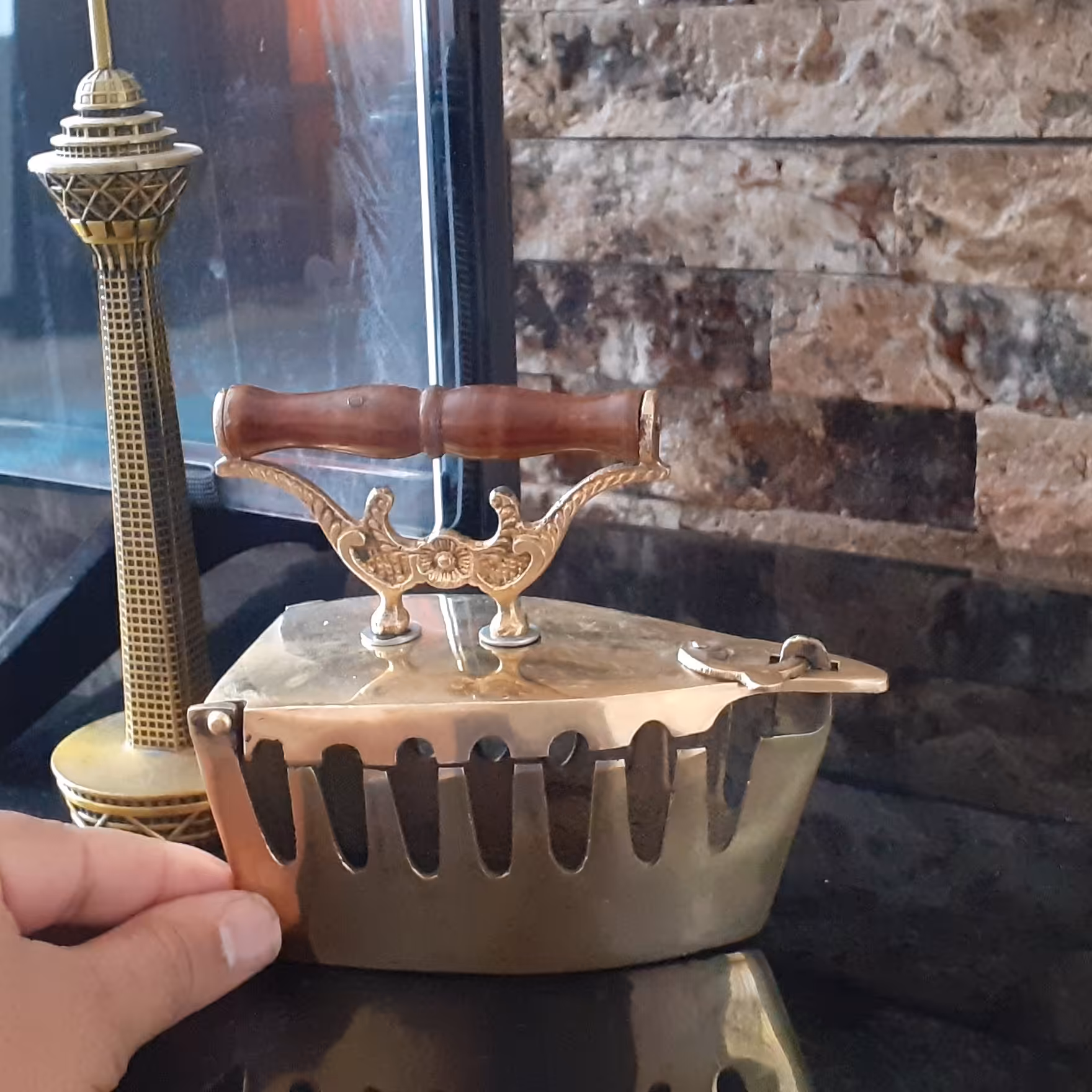 اتو ذغالی برنجی 