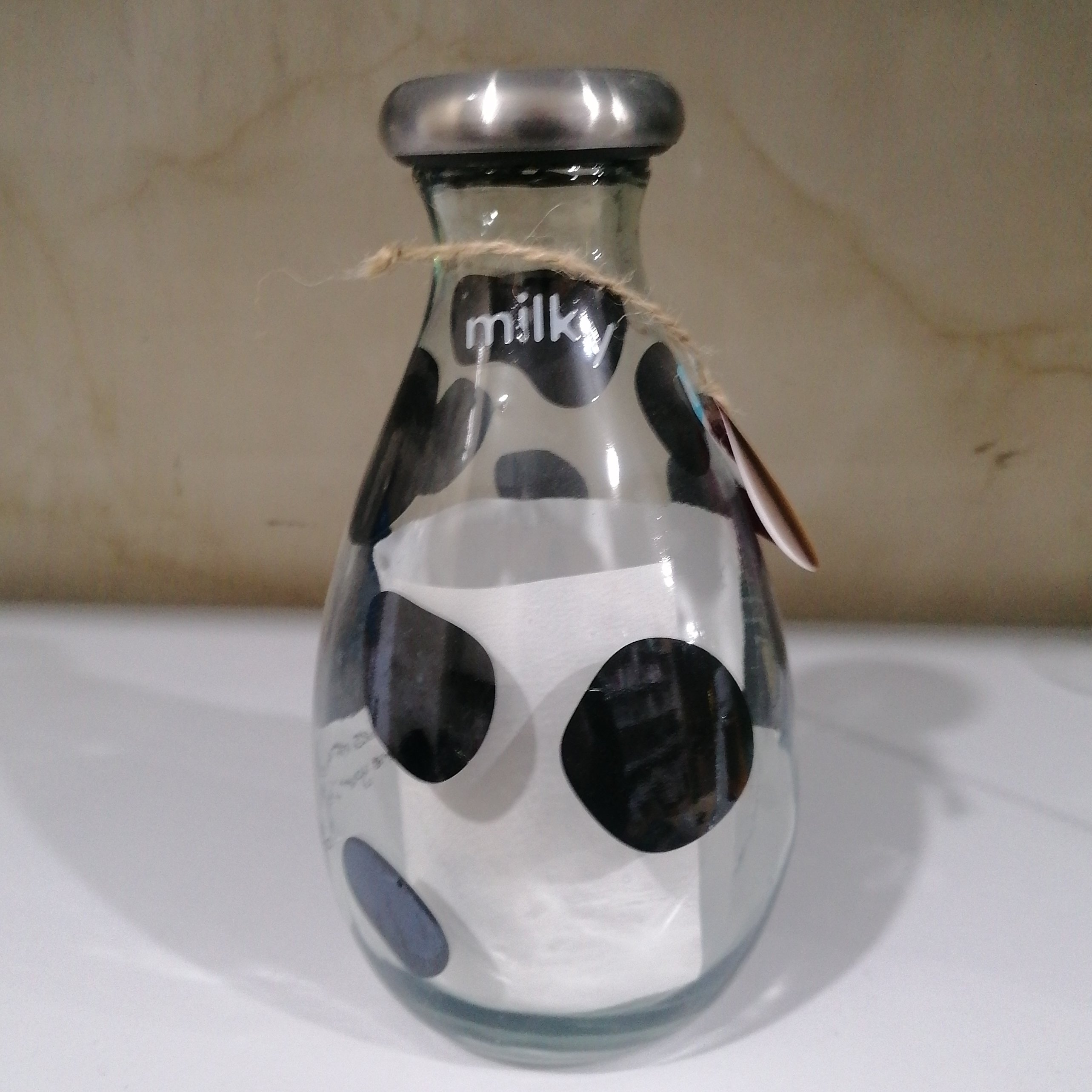 بطری شیر کامبوجی