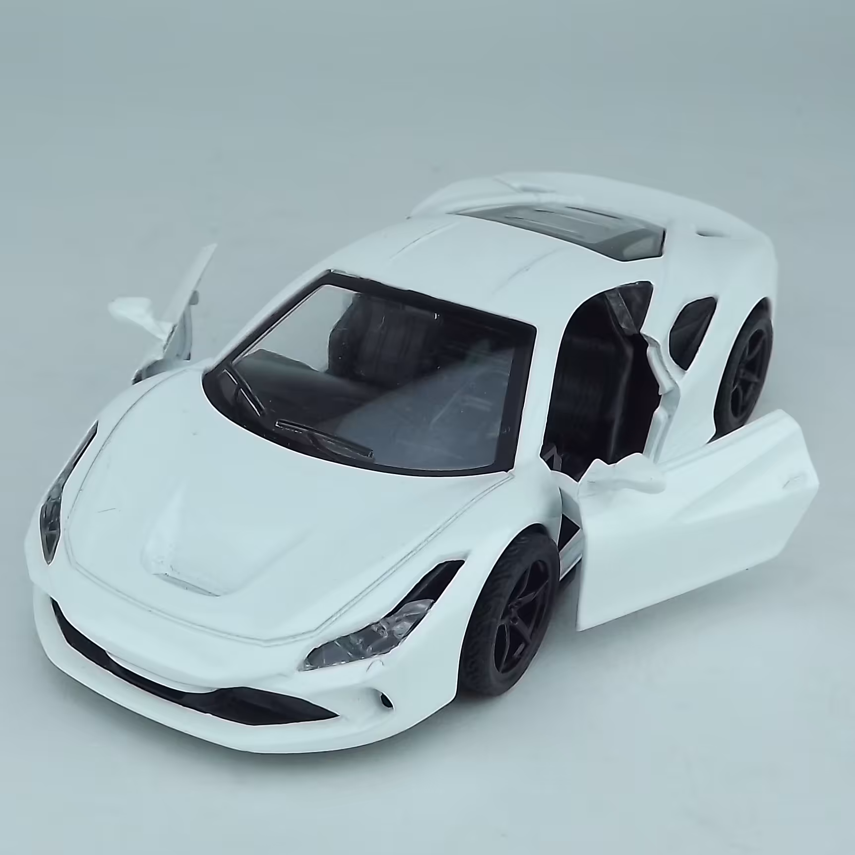 ماکت فلزی فراری طول 12 سانت صدا و چراغدار بدون جعبه رنگ سفید