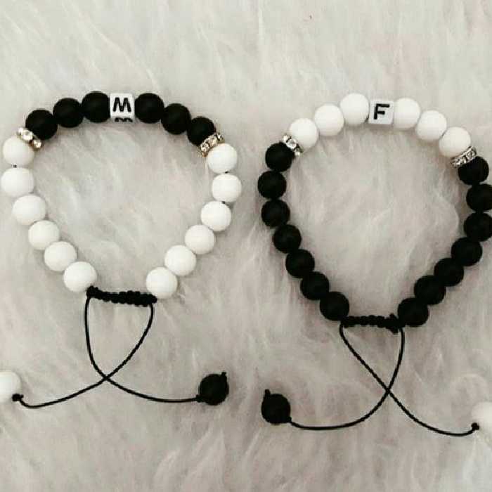 دستبند حرف اول اسم به دلخواه 
قابل تنظیم