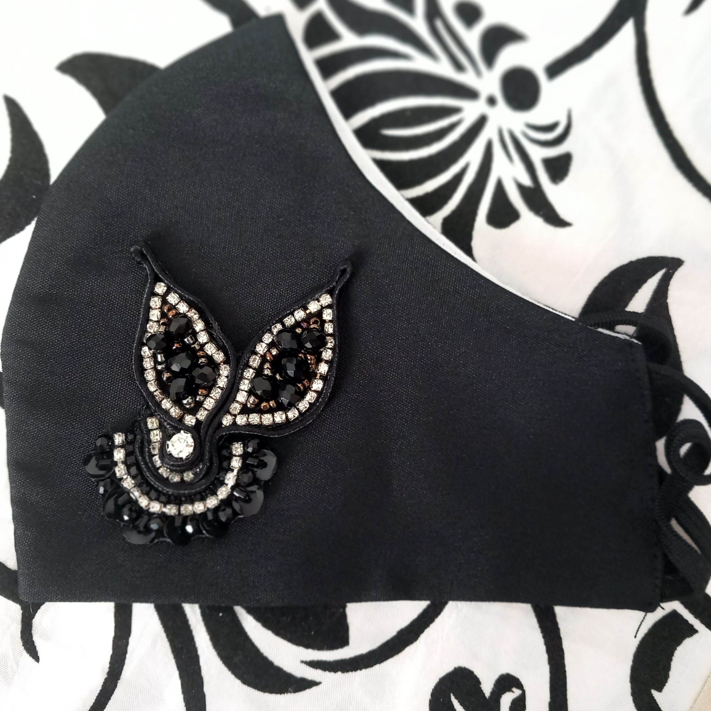 ست ساق دست و ماسک و دستکش جواهردوزی شده