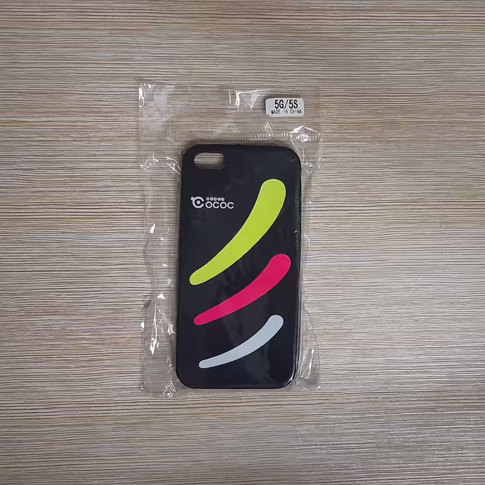 قاب سیلیکونی طرح دار آیفون مدل iphone 5s مناسب برای محافظت از پشت گوشی و خط خش