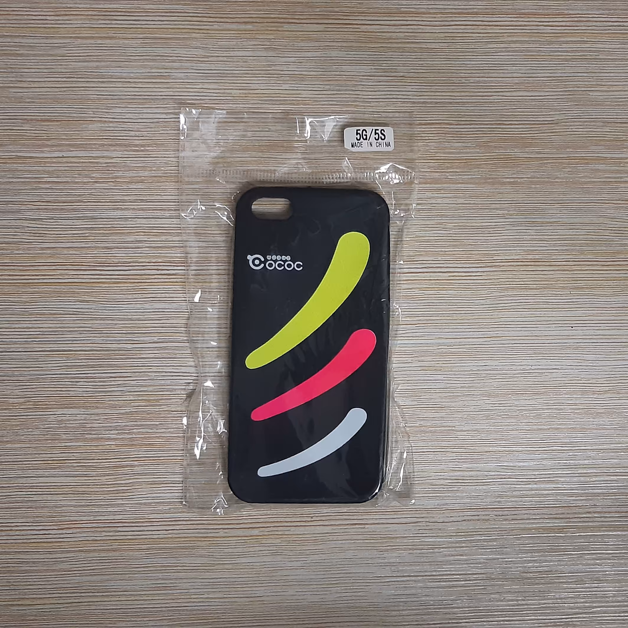 قاب سیلیکونی طرح دار آیفون مدل iphone 5s مناسب برای محافظت از پشت گوشی و خط خش