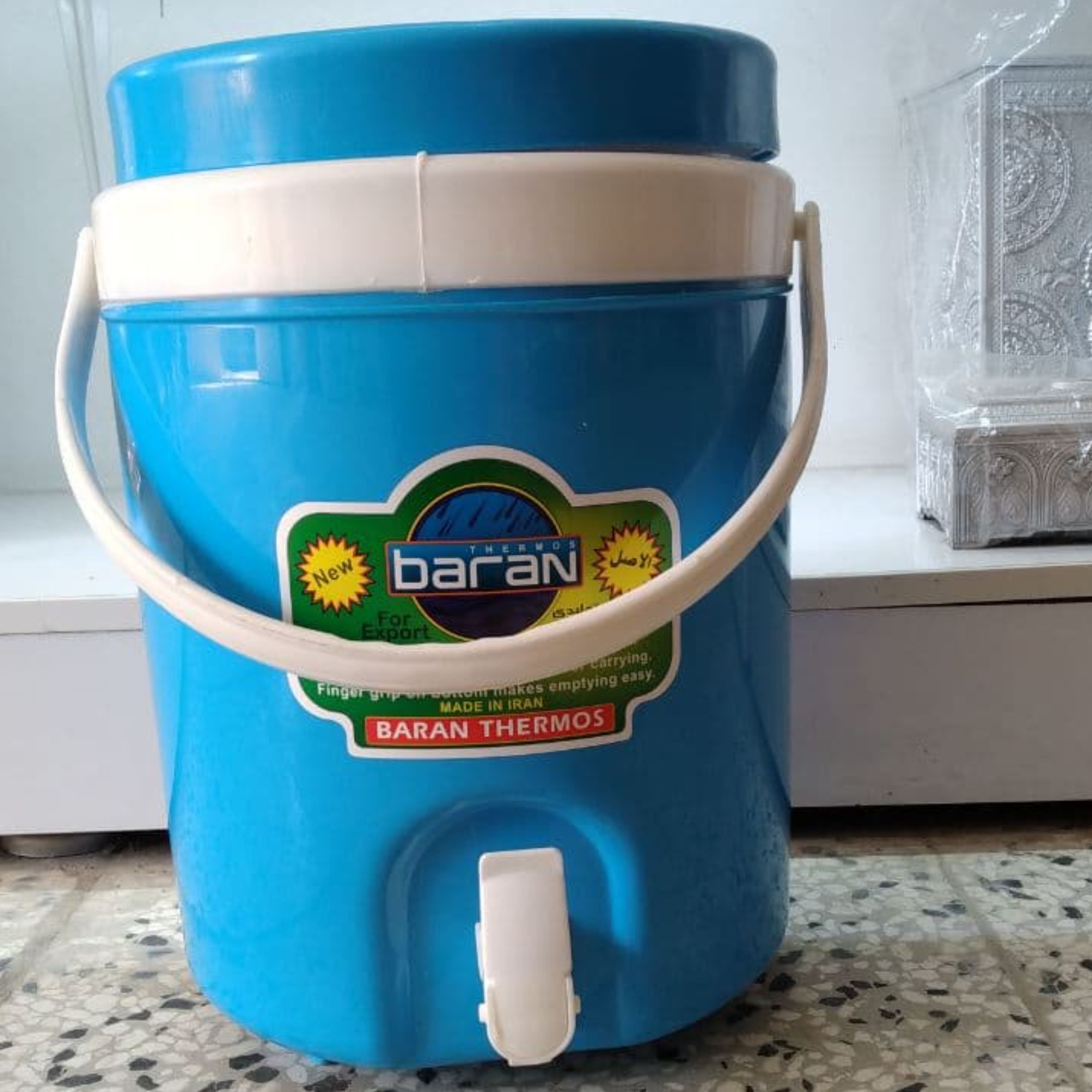 کلمن فلاسک 5 لیتر پیچی فلاکس محصول برند معتبر باران پلاستیک تهیه شده از موادنو