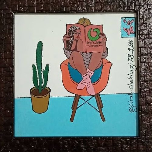 تابلوویترای‌دختردرحال‌مطالعه بامتن دلخواه بهمراه قاپ ابعادشیشه15در15(ابعادهرتابلوباقاپ20در20) 