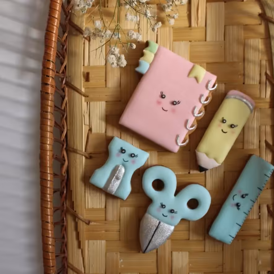 کوکی آیسینگی مناسب روز معلم و دانش آموز