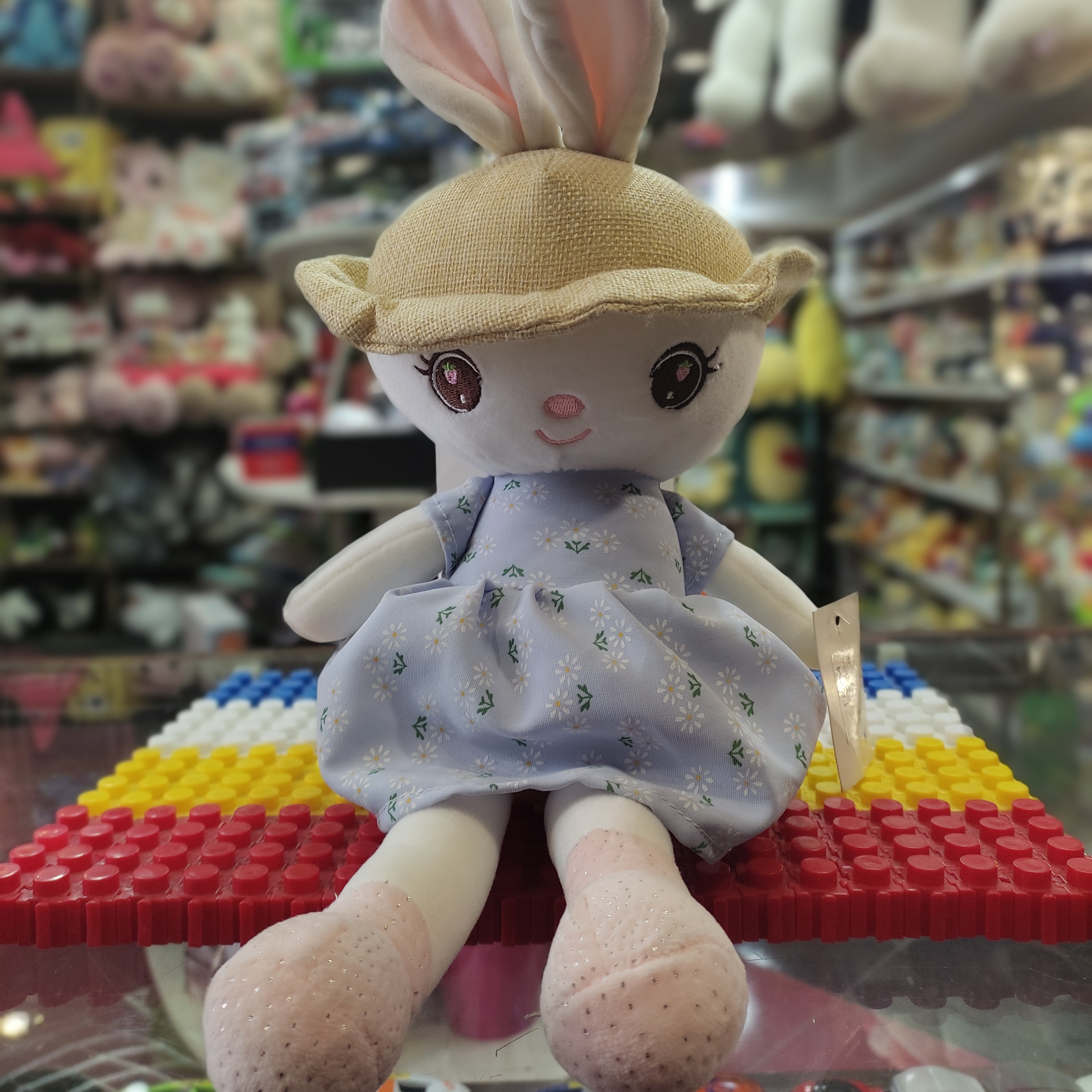 عروسک پولیشی خارجی مدل خرگوش کلاه حصیری