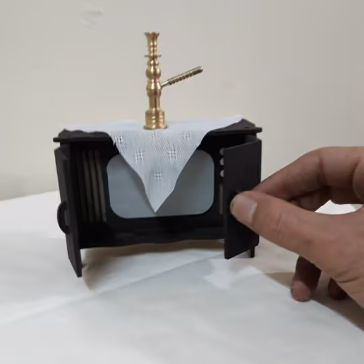 ماکت تلویزیون تزئینی دکوری کلکسیونی مدل در دار نوستالژیک با کیفیت بسیار بالا  تزیینی مینیاتور