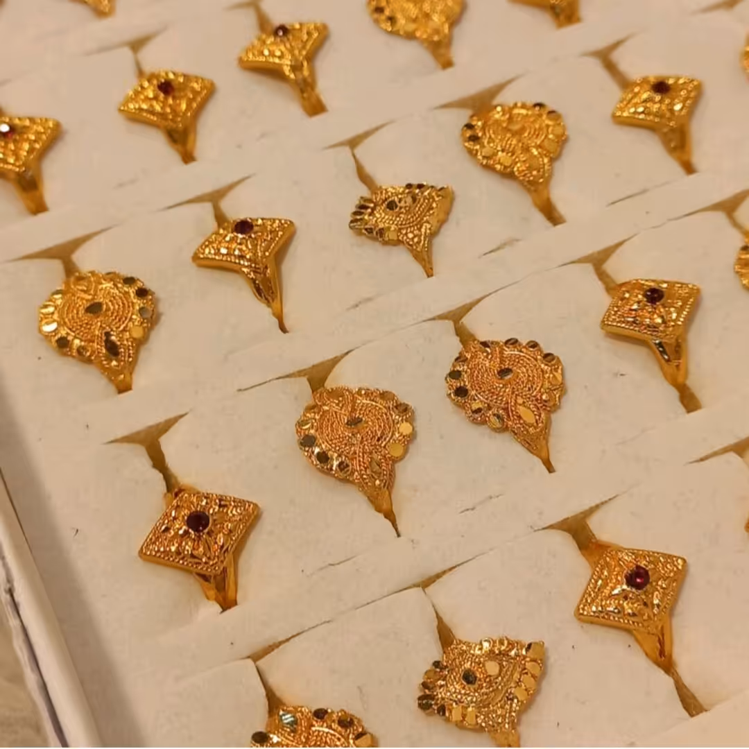 انگشترهای بچه گانه درطرح های مختلف رنگ ثابت اصلا رنگش نمیره فروش بصورت رندوم