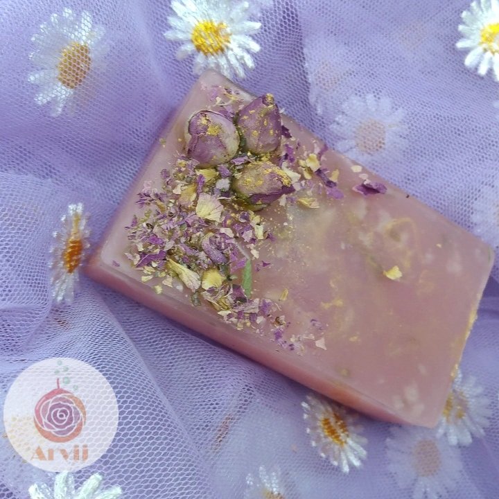 صابون دستساز طبیعی با روغن گل سرخ (90 گرمی)