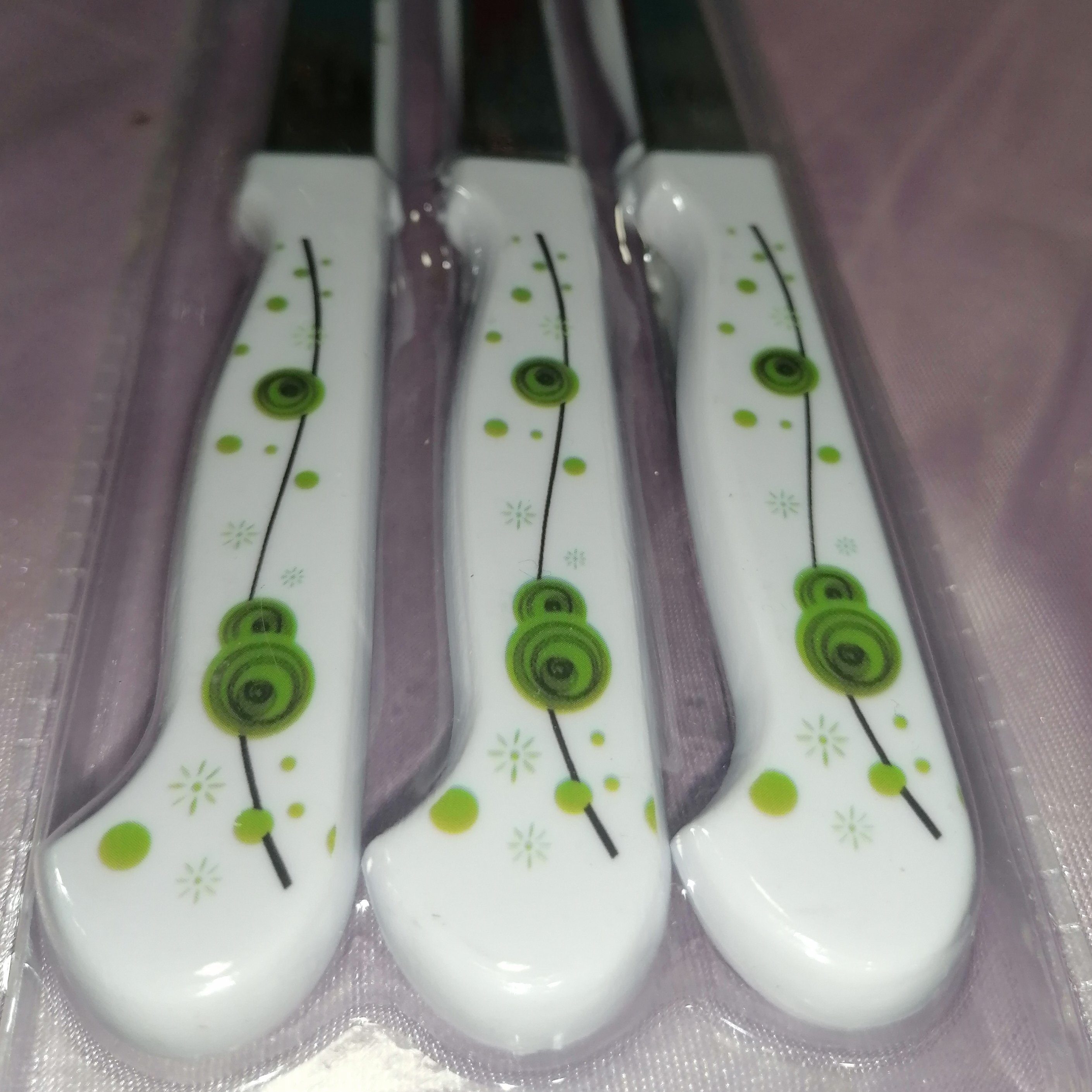 چاقو سفید گلدار تیز طرح 2
6 تایی