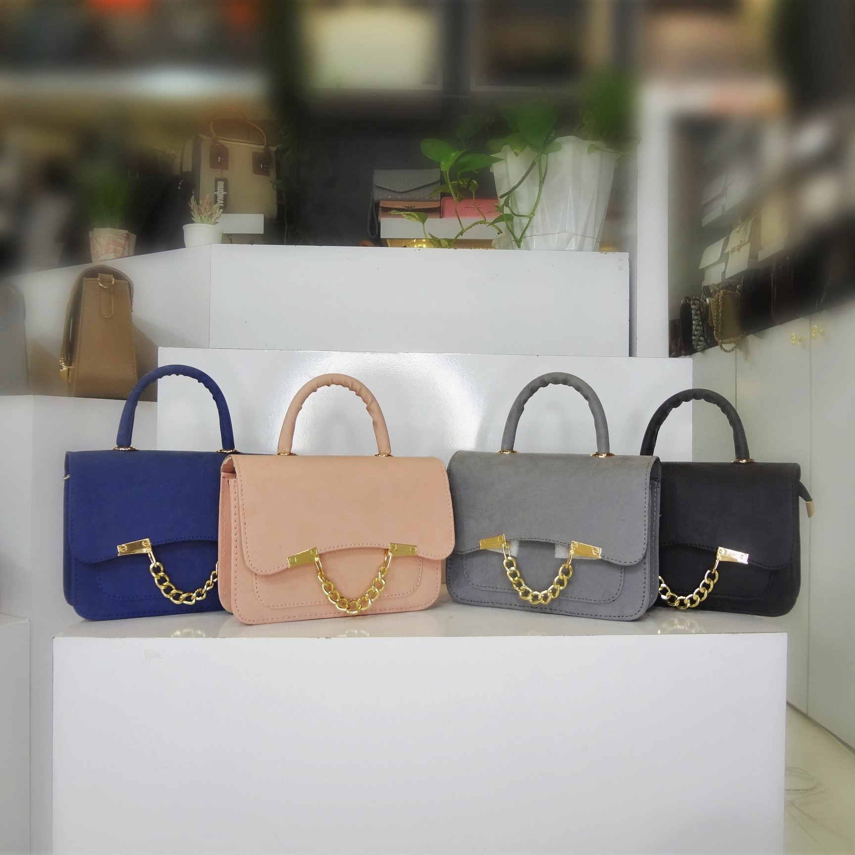 کیف پاسپورتی جلو زنجیری