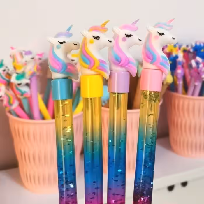 روان نویس آکواریومی یونیکورن 
 بسیار روان و با کیفیت 
 نوک 0.5
 رنگ جوهر  آبی
موجود در 4 رنگ  زرد صورتی یاسی آبی